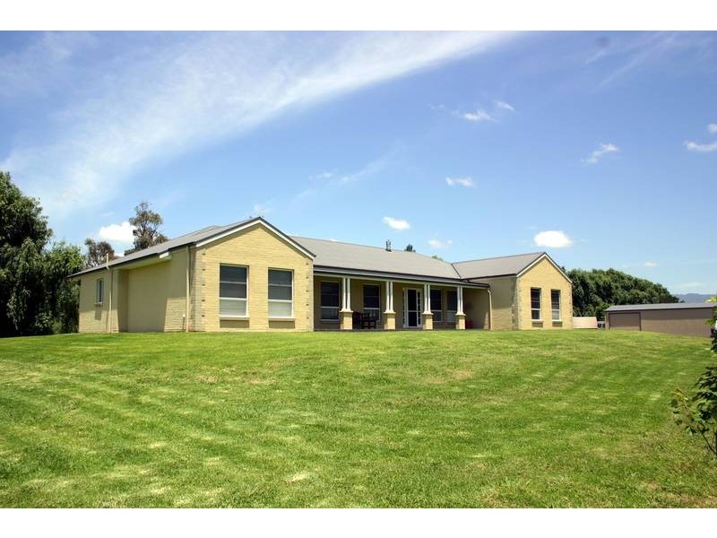 8 New England Highway, Blandford NSW 2338