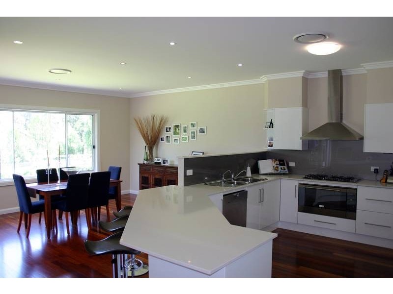 8 New England Highway, Blandford NSW 2338