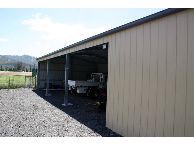 8 New England Highway, Blandford NSW 2338