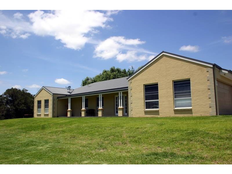 8 New England Highway, Blandford NSW 2338