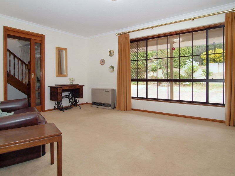 8 Hunt Road, Hahndorf SA 5245
