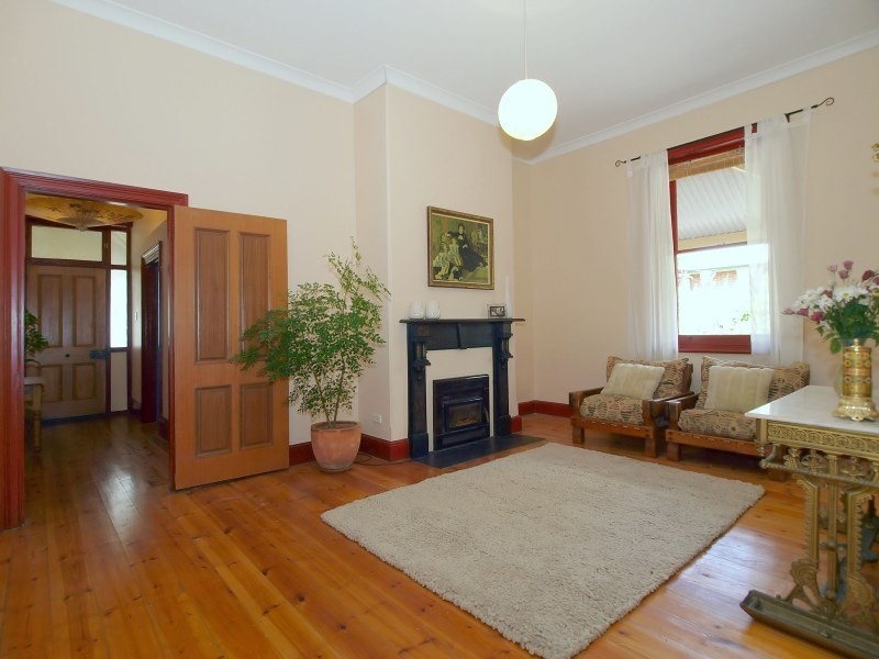 8 Exhibition Road, Mount Barker SA 5251