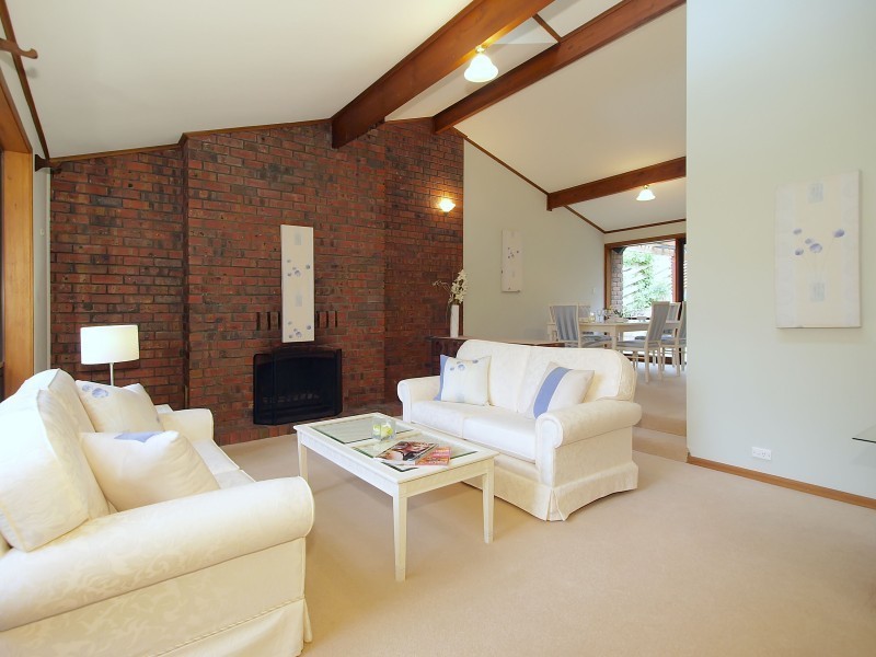 1 Hill View Road, Bridgewater SA 5155