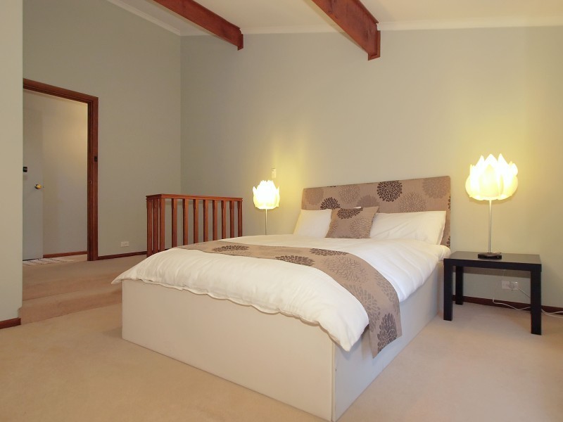 1 Hill View Road, Bridgewater SA 5155