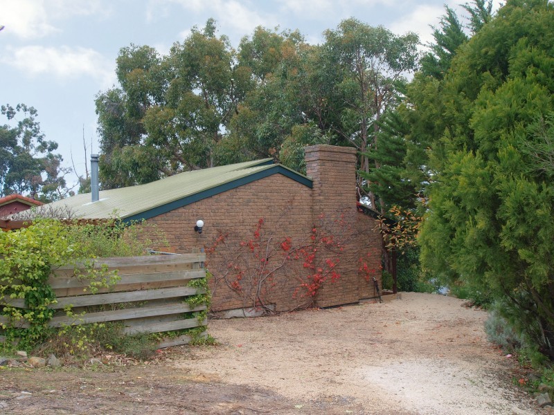 1 Hill View Road, Bridgewater SA 5155