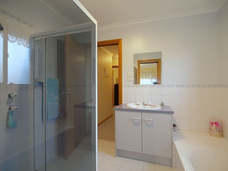 1/1 Cnr Haeusler Drive & Gabb Court, Nairne SA 5252