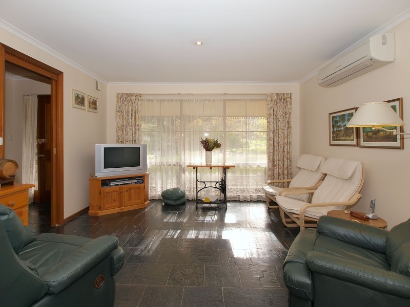 7 Fox Hill Road, Mount George SA 5155