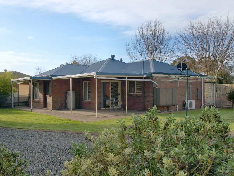 32 Jacaranda Drive, Woodside SA 5244