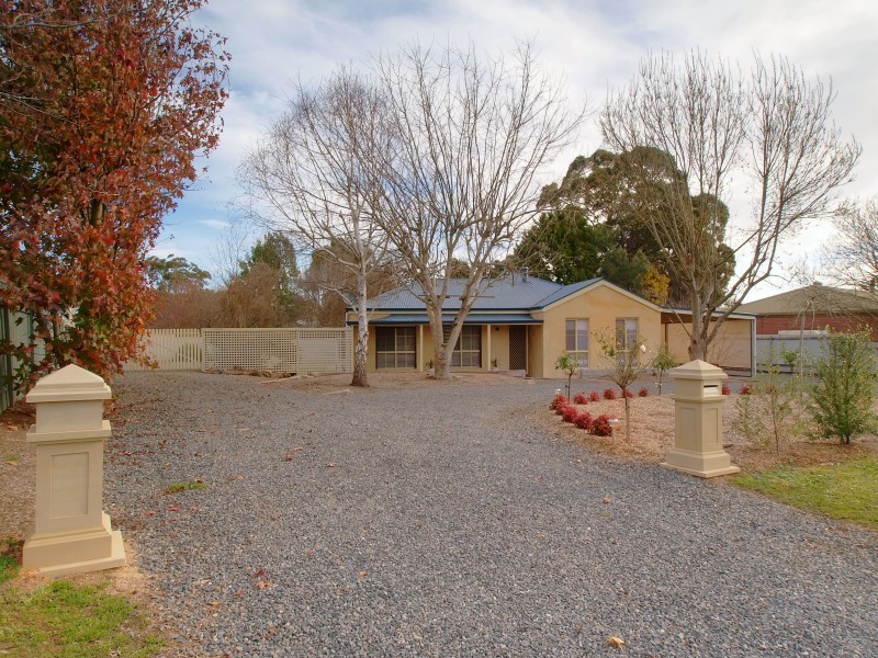 32 Jacaranda Drive, Woodside SA 5244