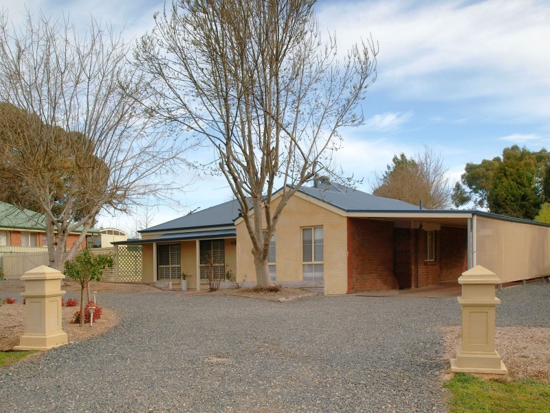 32 Jacaranda Drive, Woodside SA 5244