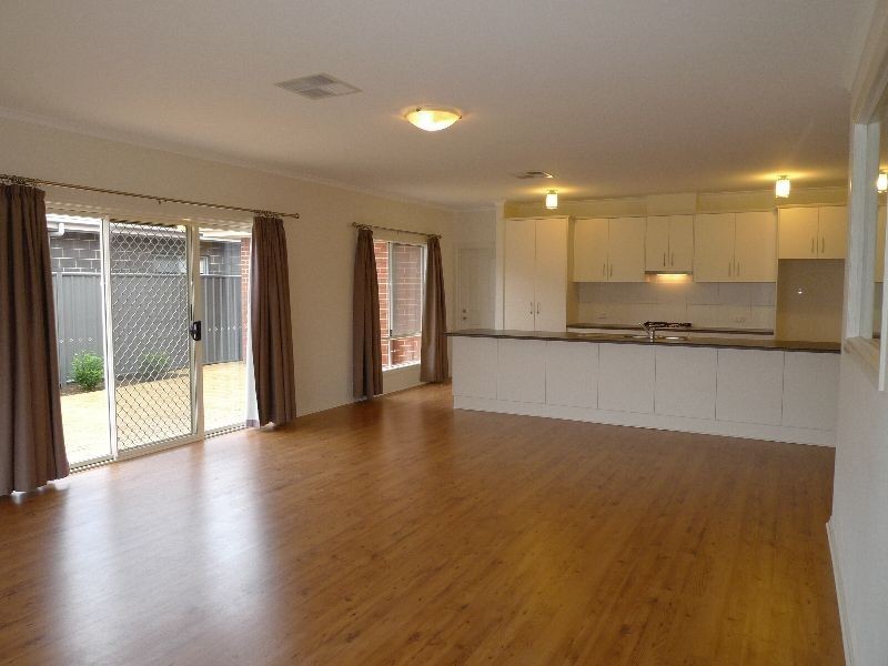 8 Pollard Street, Mount Barker SA 5251