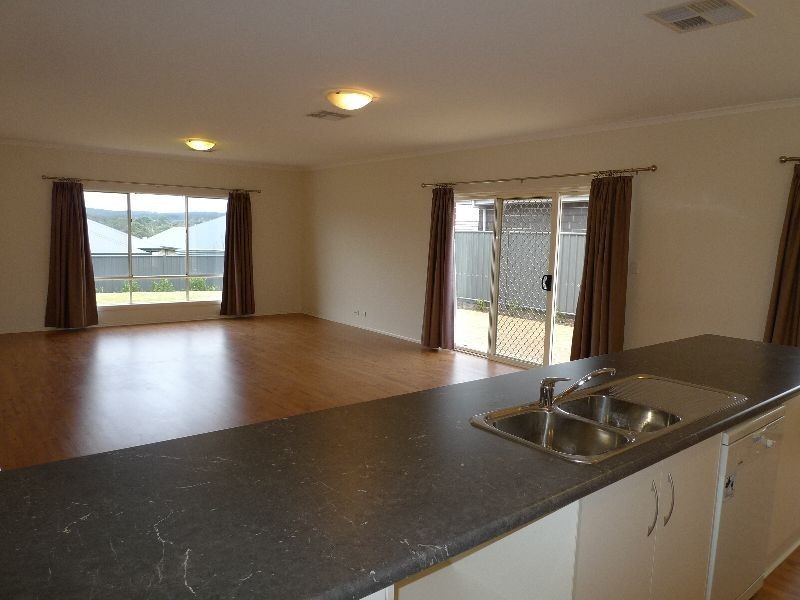 8 Pollard Street, Mount Barker SA 5251