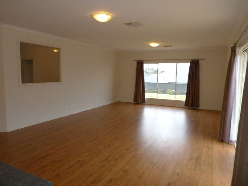 8 Pollard Street, Mount Barker SA 5251