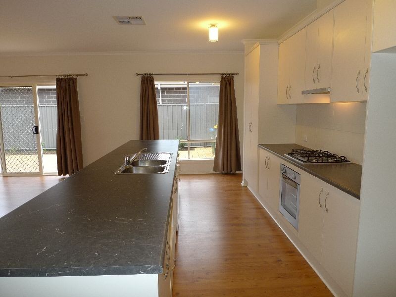 8 Pollard Street, Mount Barker SA 5251