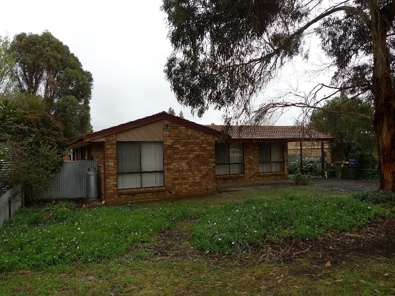 12 Lewis Avenue, Mount Barker SA 5251