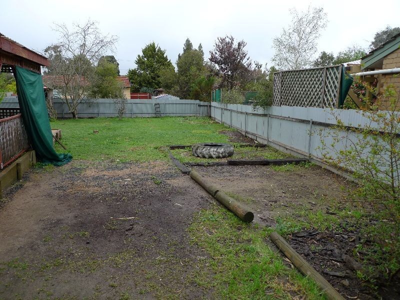 12 Lewis Avenue, Mount Barker SA 5251