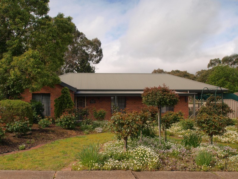 4 Heinrich Court, Mount Barker SA 5251