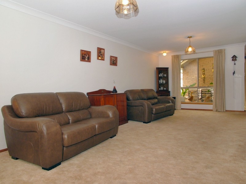 2/12 Pike street, Oakbank SA 5243