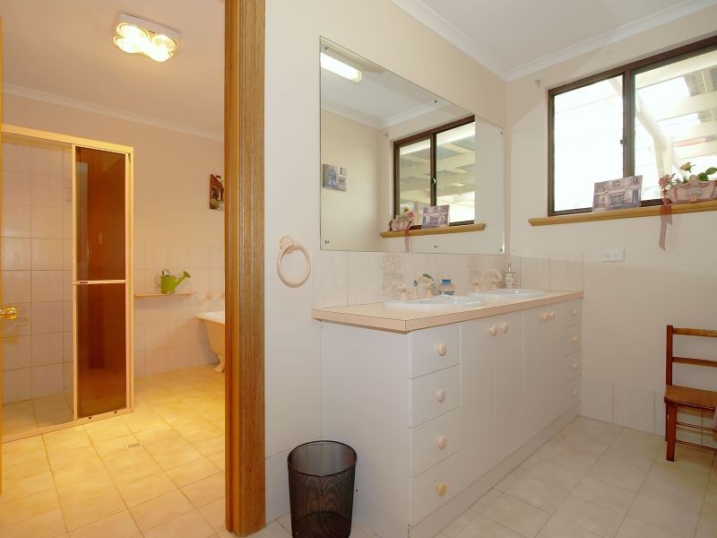 305 Greenhills Road, Macclesfield SA 5153
