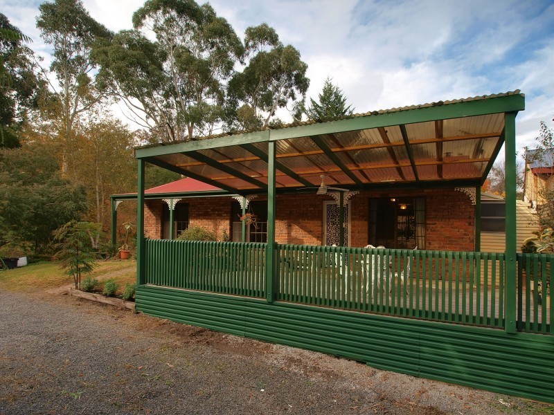 11 Avoca Avenue, Bridgewater SA 5155