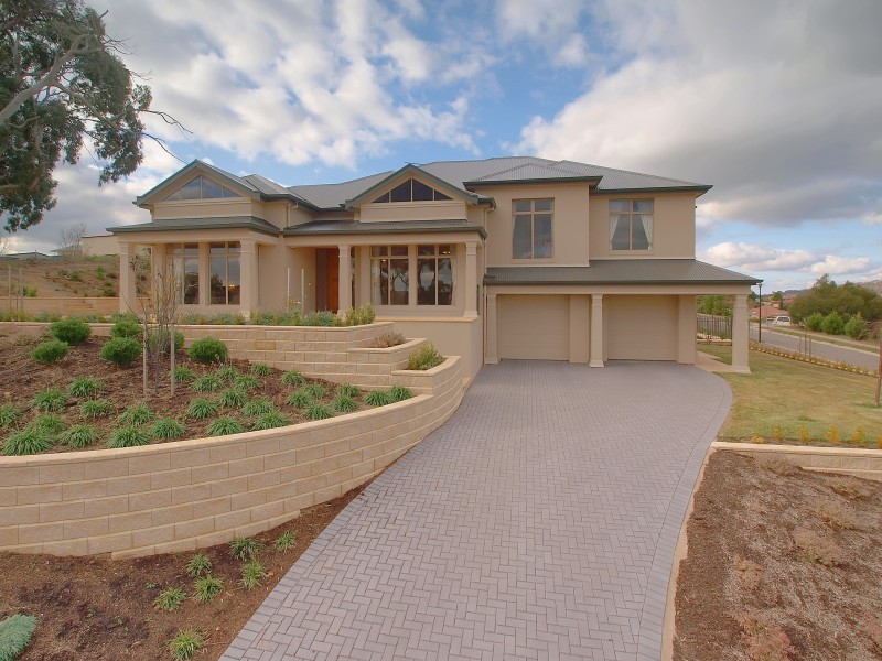 2 Tremayne Drive, Mount Barker SA 5251