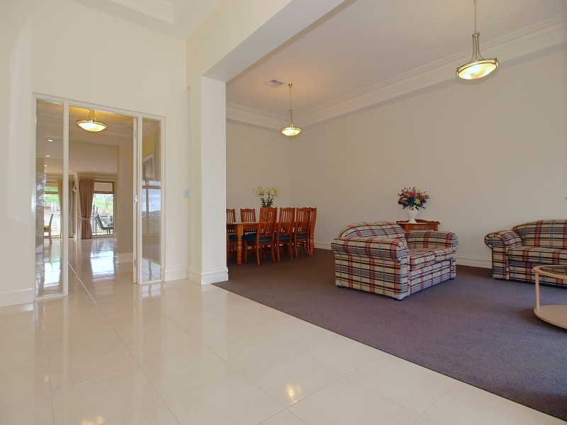 2 Tremayne Drive, Mount Barker SA 5251