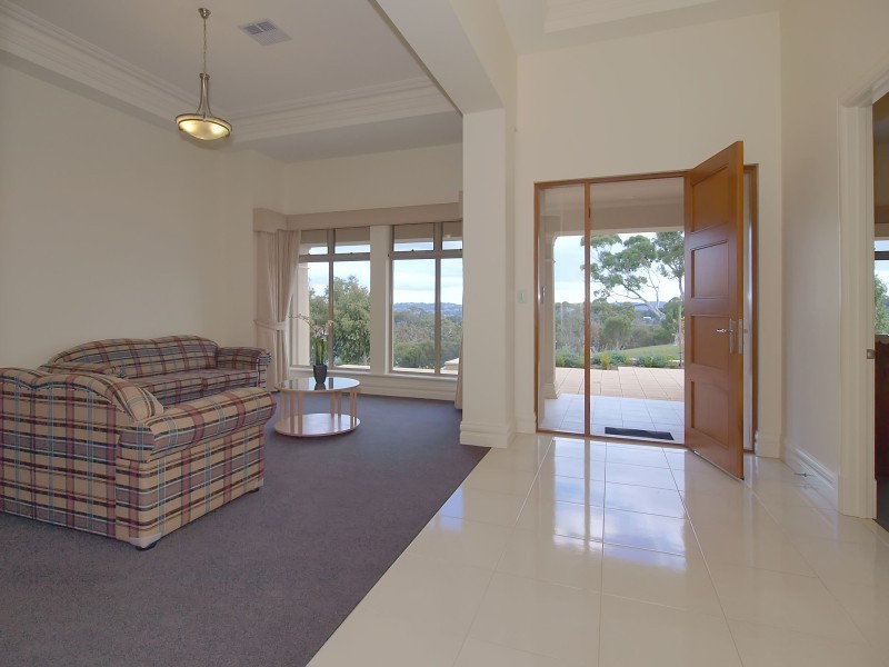 2 Tremayne Drive, Mount Barker SA 5251