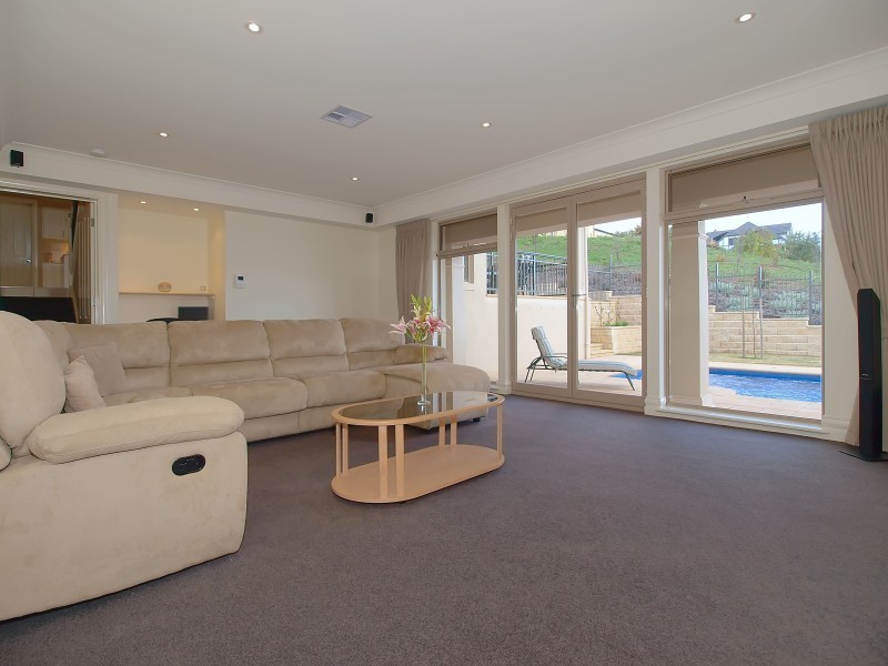 2 Tremayne Drive, Mount Barker SA 5251