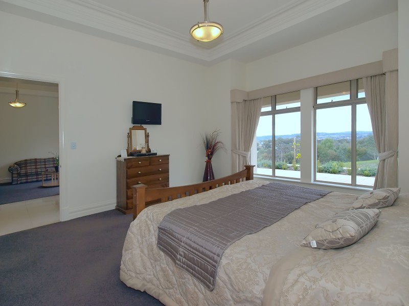 2 Tremayne Drive, Mount Barker SA 5251