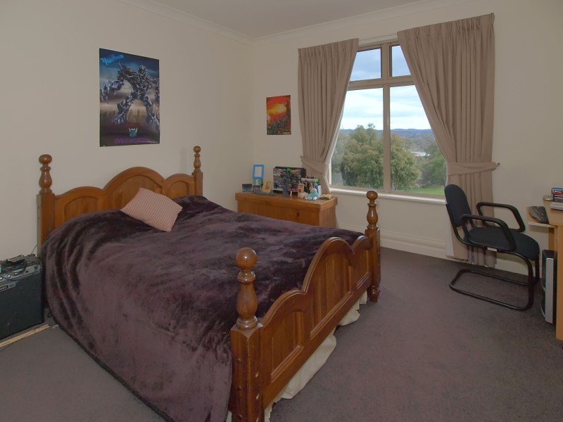 2 Tremayne Drive, Mount Barker SA 5251