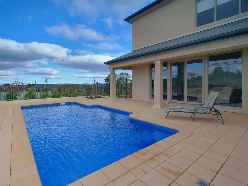 2 Tremayne Drive, Mount Barker SA 5251