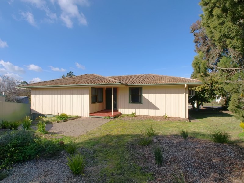 12 Armstrong Street, Mount Barker SA 5251