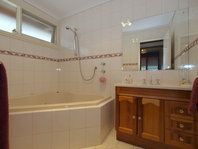 6 Reserve Avenue, Lobethal SA 5241