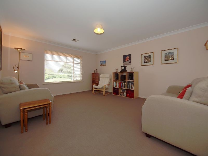 82 Grevillea Way, Woodside SA 5244