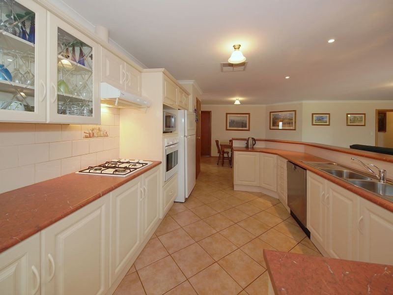 16 Jacaranda Drive, Woodside SA 5244