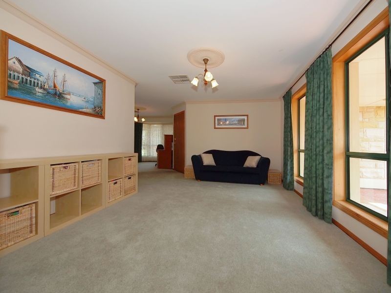 16 Jacaranda Drive, Woodside SA 5244