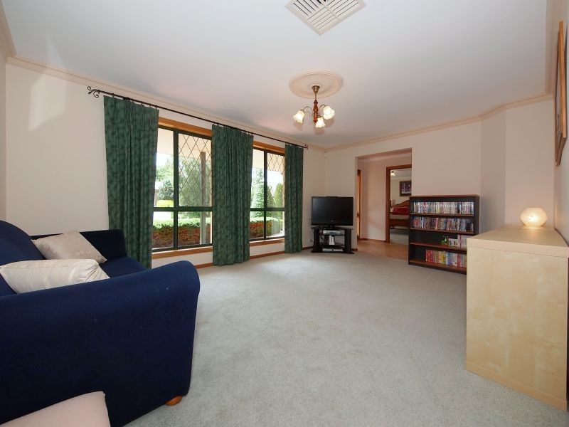 16 Jacaranda Drive, Woodside SA 5244