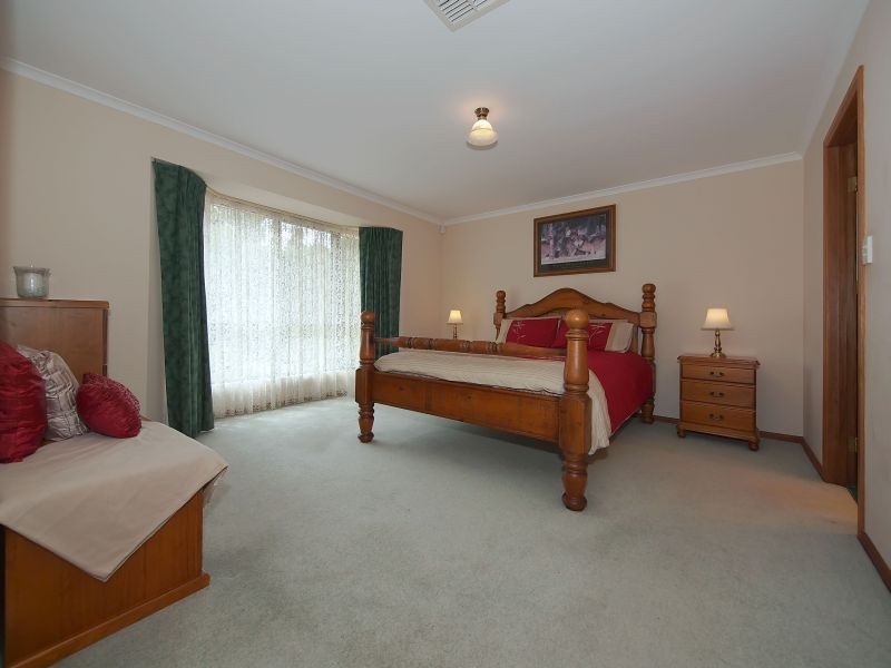 16 Jacaranda Drive, Woodside SA 5244