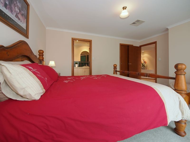 16 Jacaranda Drive, Woodside SA 5244
