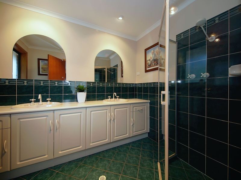 16 Jacaranda Drive, Woodside SA 5244