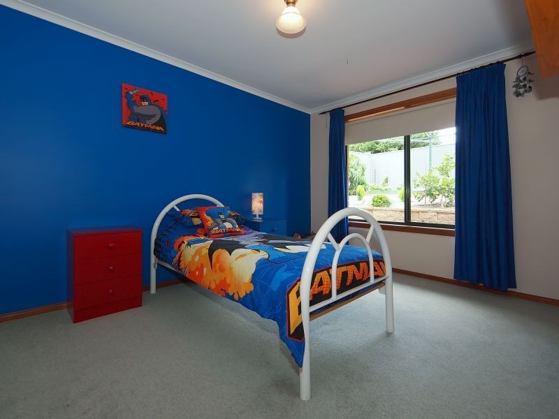 16 Jacaranda Drive, Woodside SA 5244