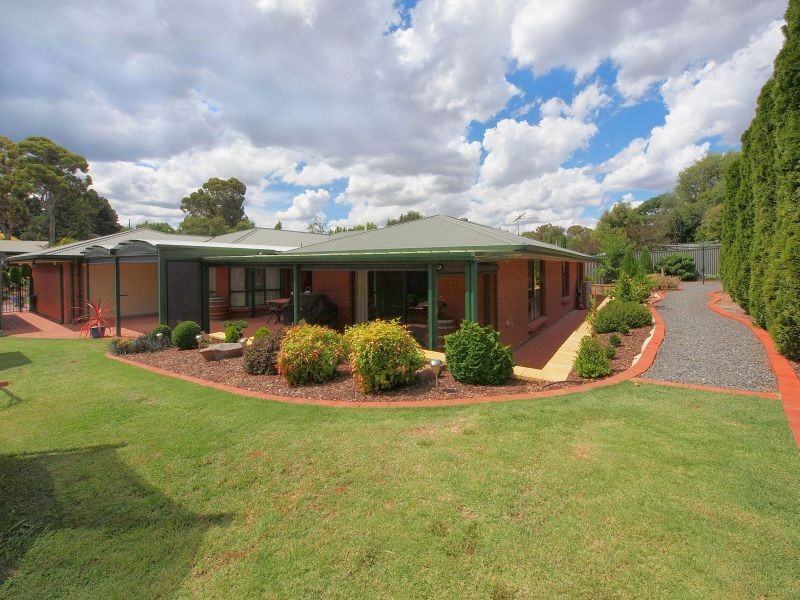 16 Jacaranda Drive, Woodside SA 5244