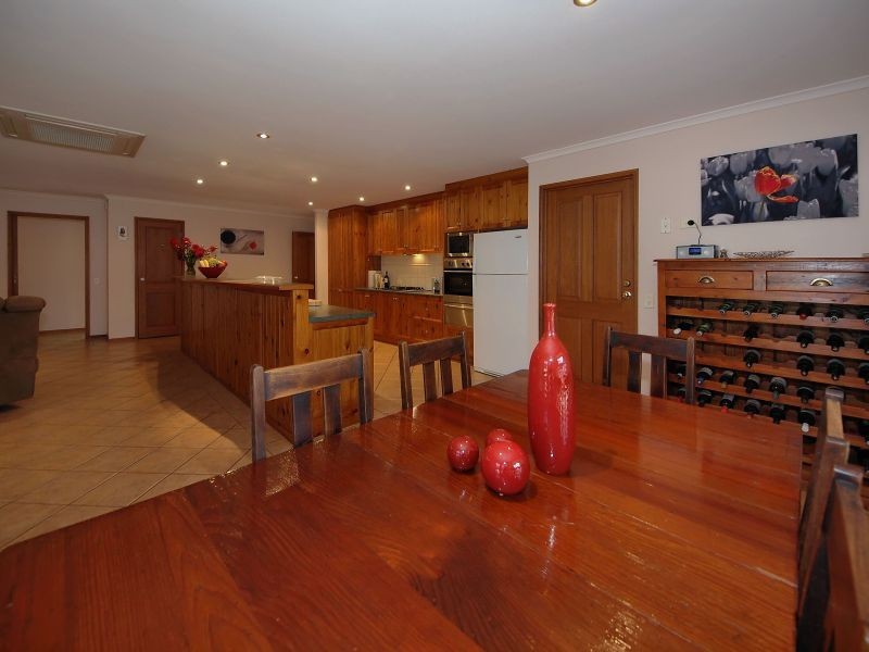 17 Oak Drive, Oakbank SA 5243