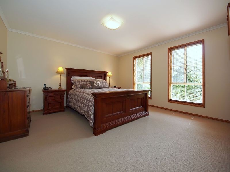 17 Oak Drive, Oakbank SA 5243