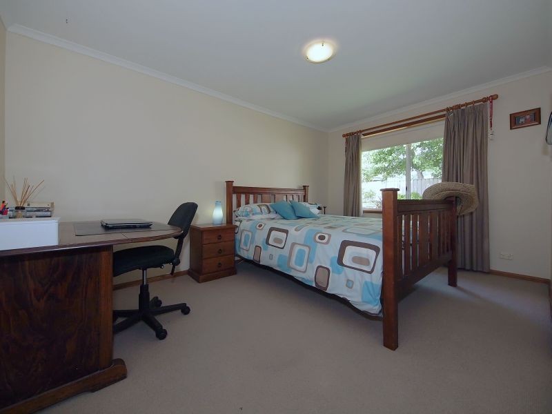 17 Oak Drive, Oakbank SA 5243