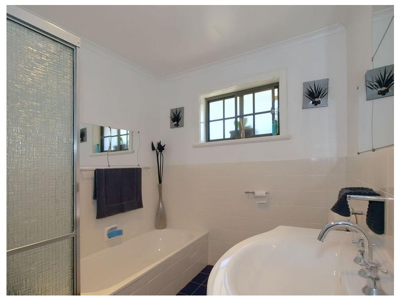 4 Carawa Avenue, Balhannah SA 5242