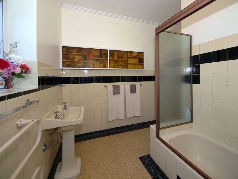 61 Pomona Road, Stirling SA 5152