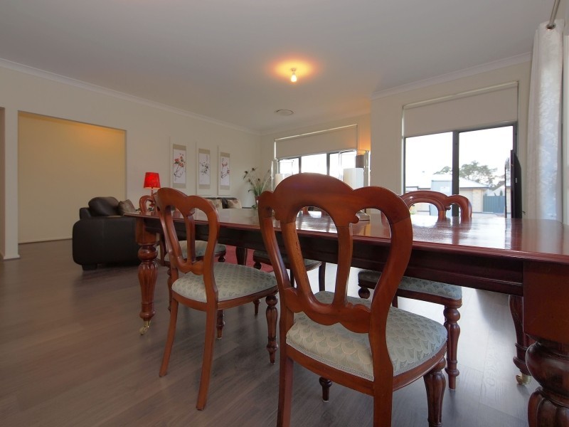 26 Collett Avenue, Mount Barker SA 5251