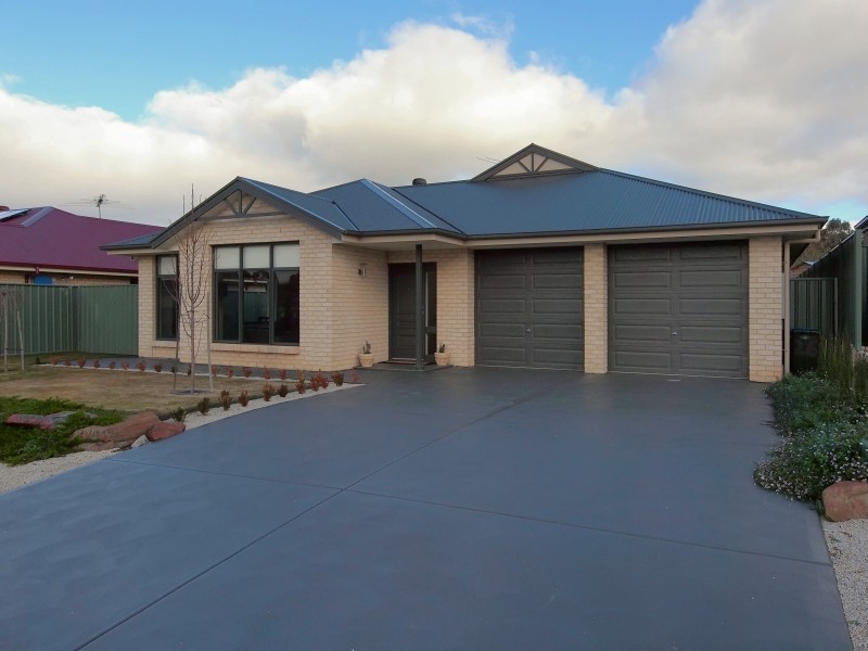 26 Collett Avenue, Mount Barker SA 5251