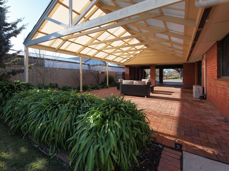 11 Oakwood Road, Oakbank SA 5243